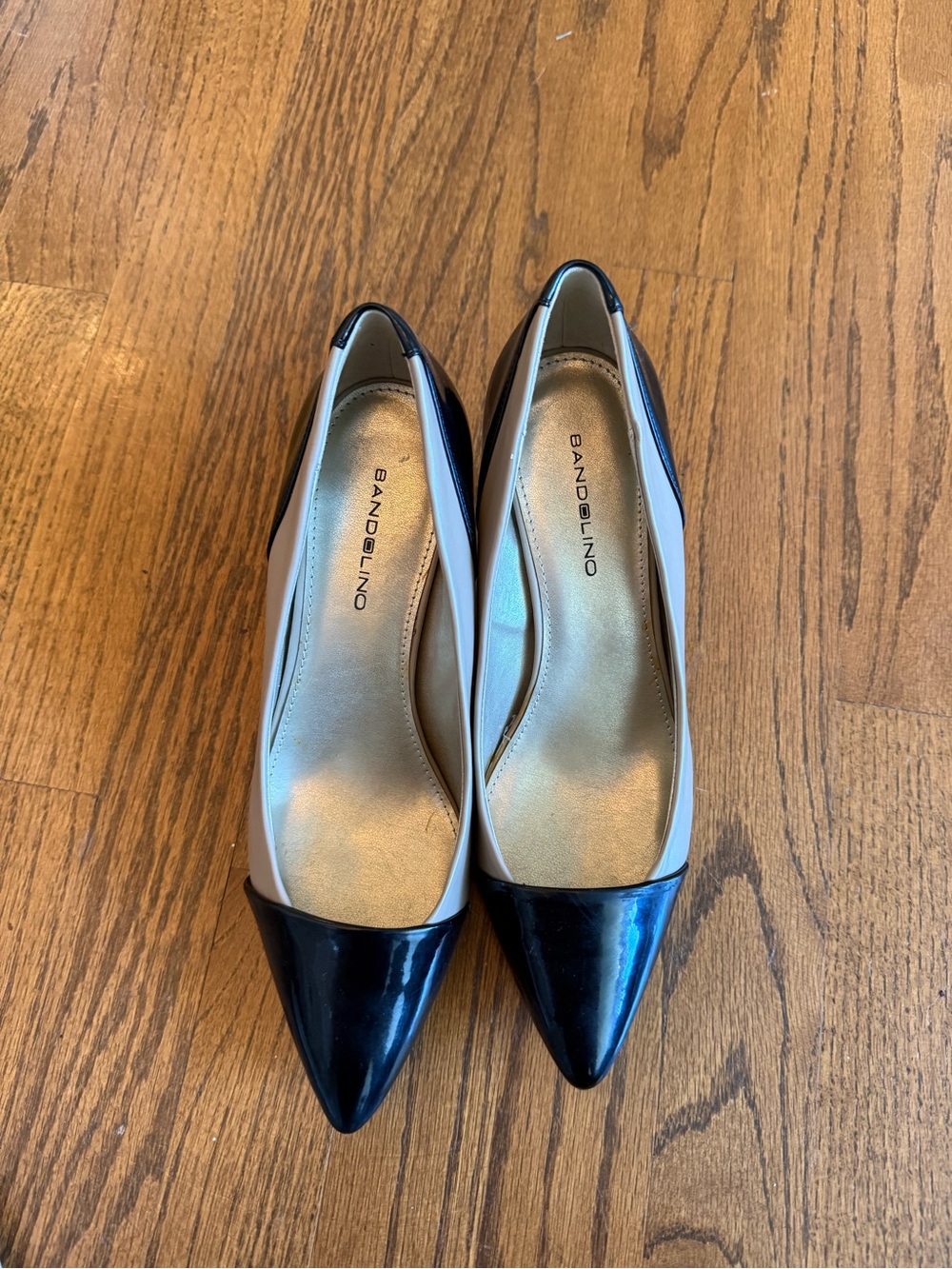 Bandolino Black & White Pointed Toe Pumps Size 8